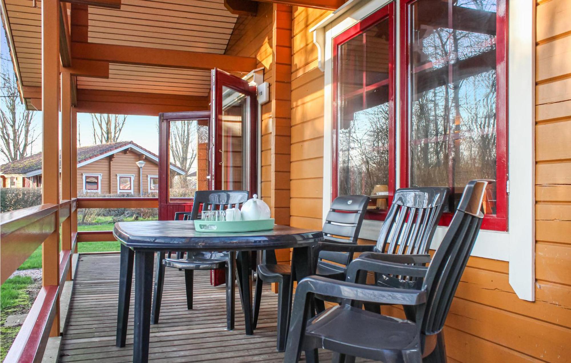 Awesome Home In Gramsbergen With Kitchen Экстерьер фото